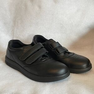 P. W. Minor Women’s Leisure II Strap Black Size 13M, Original retail $149.00